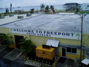 Freeport, Grand Bahama Island cage dive